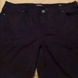 Super soft, black GUC, pants